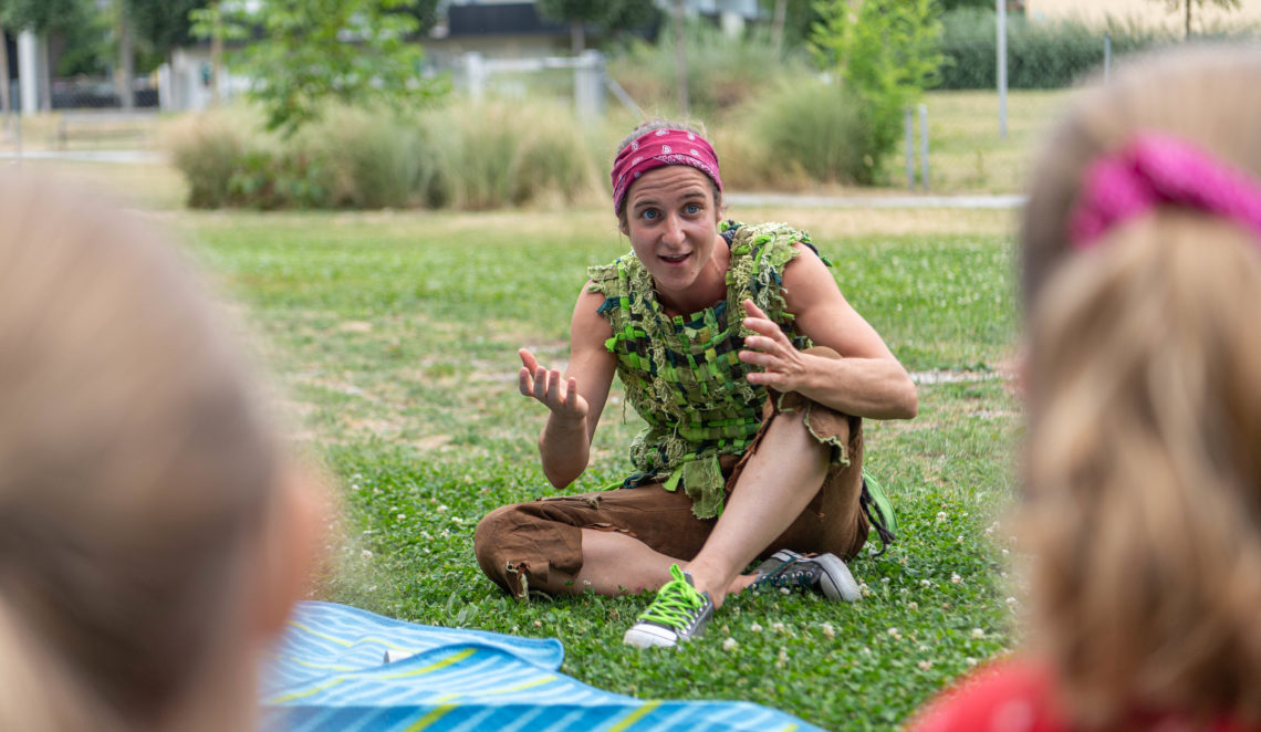 Peter Pan wird von der Schauspielerin Christina Kiesler gespielt