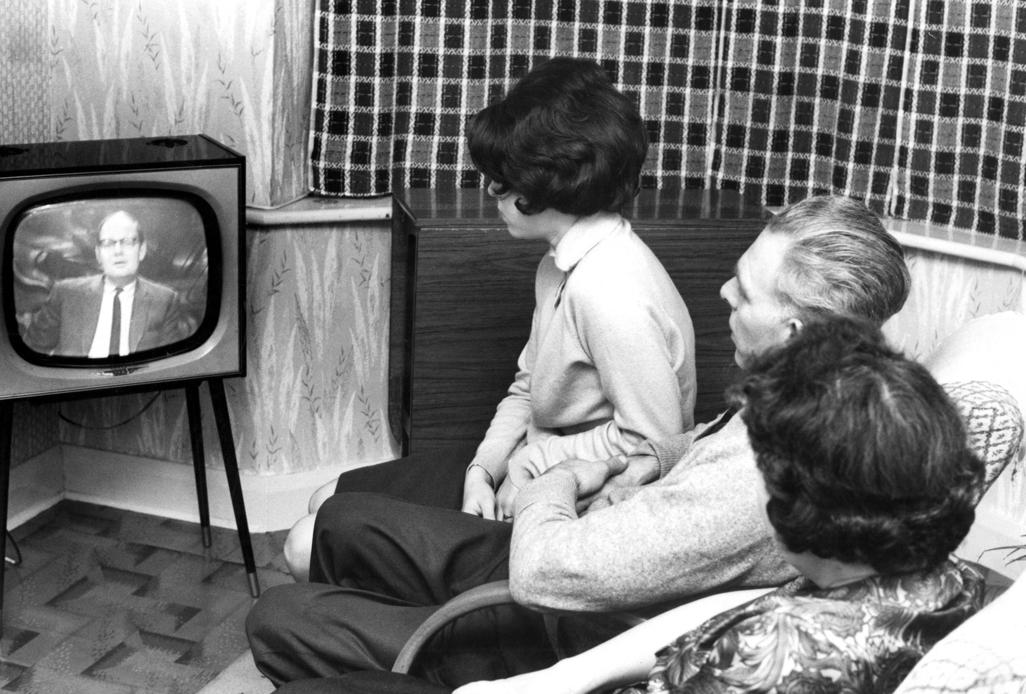 Wer Hat Den Fernseher Erfunden Wie der Fernseher erfunden wurde - Kleine Kinderzeitung