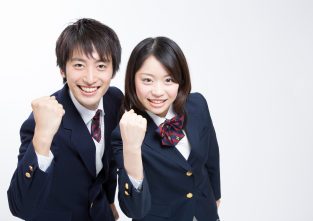 In Japan tragen Kinder und Jugendliche Schuluniformen