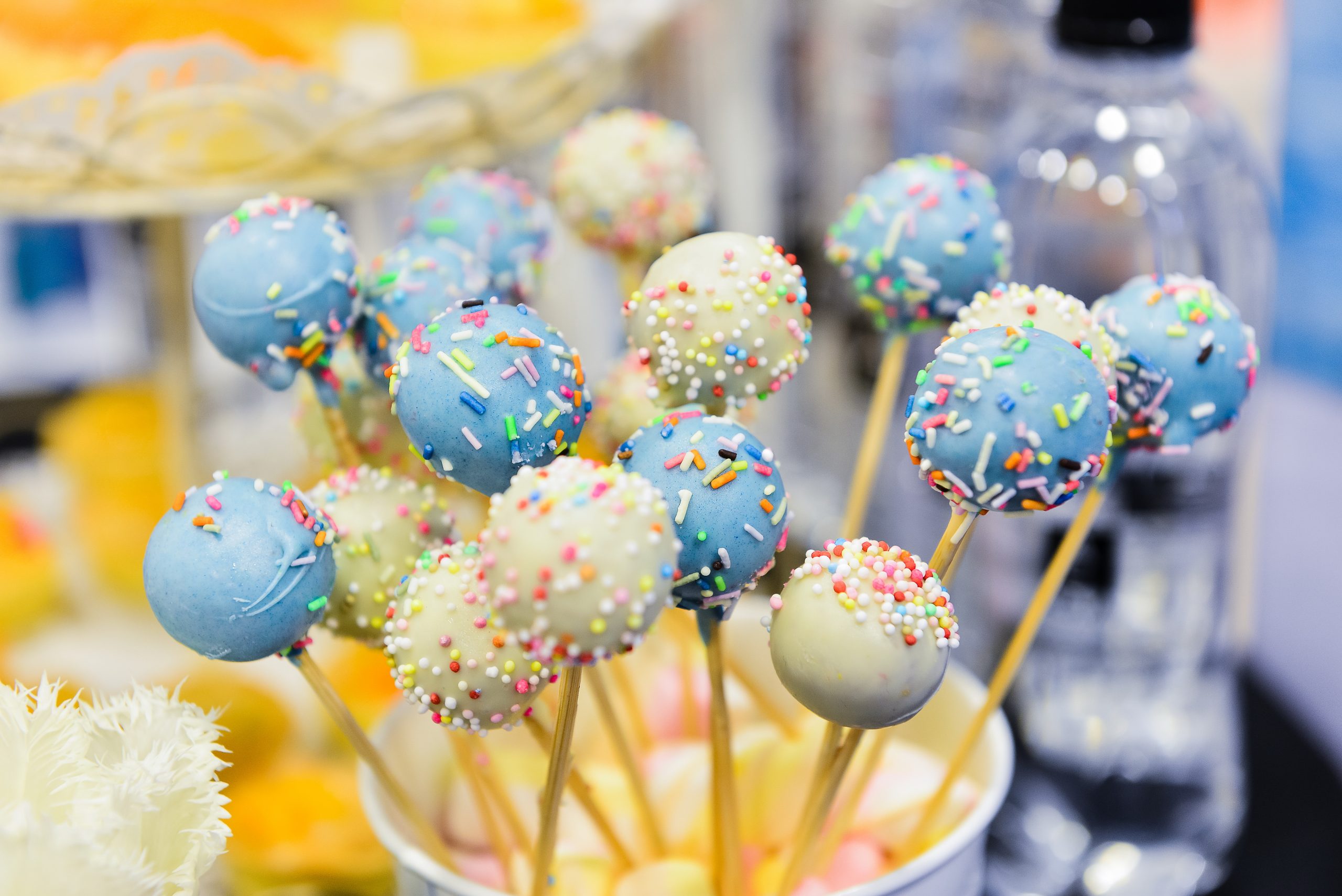 Das perfekte Sommer-Rezept: Kleine Kuchen am Stiel - Kleine Kinderzeitung