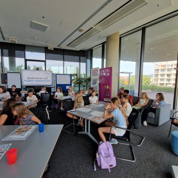 Hereinspaziert! Das 12. Reportercamp der Kleinen Kinderzeitung beginnt.