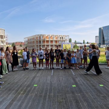 Auf Los geht's los! Die Redaktion lädt zum Quizshow-Trainingslager auf dem Balkon.