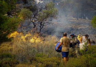 Das Feuer auf Rhodos ist außer Kontrolle geraten