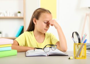Eine Sehschwäche kann schuld an Kopfschmerzen sein