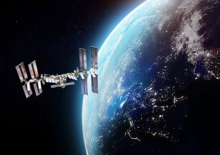 Die ISS kreist ständig um die Erde