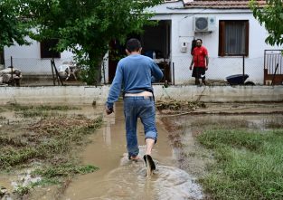 Große Mengen Wasser machen den Menschen in Griechenland zu schaffen