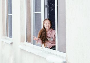 Der Schnee war Schuld: In Deutschland saßen Kinder und Erwachsene in einer Schule fest