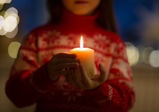 Das Friedenslicht leuchtet zu Weihnachten in vielen Häusern