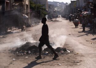 Zerstörte Straßen auf Haiti: Solche Bilder gab es in den letzten Jahren immer wieder. Doch gerade ist die Gewalt besonders schlimm