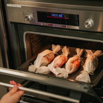Den Backofen auf 180 Grad Heißluft vorheizen und das Zuckerl für 25 Minuten in den Backofen schieben.