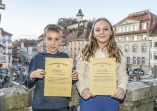 Kinderbürgermeisterin Fabienne und Kinderbürgermeister Fabian