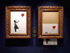 Ein ausgefallener Plan: Das Kunstwerk “Die Liebe ist im Eimer" wurde zur Hälfte in dünne Streifen geschnitten (Stock Adobe/annacovic)
