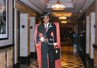 Ein echter Blickfang: Die Kleidung von Sängerin Janelle Monae (39) bei der Met Gala