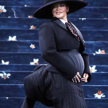 Nicht nur das Kleid fiel auf: Rihanna (37) sorgte mit ihrem Babybauch für eine Überraschung