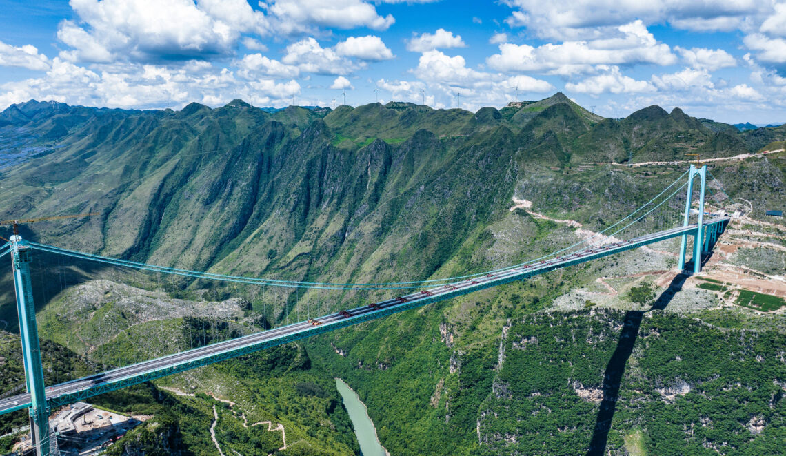 Die Huajiang-Grand-Canyon-Brücke ist die höchste Brücke der Welt